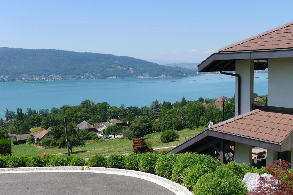 Le Clos Du Lac - Location De Chambres Veyrier-du-Lac Exterior photo